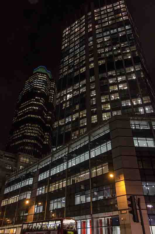 165 - Inglaterra - Londres - La City - edificio